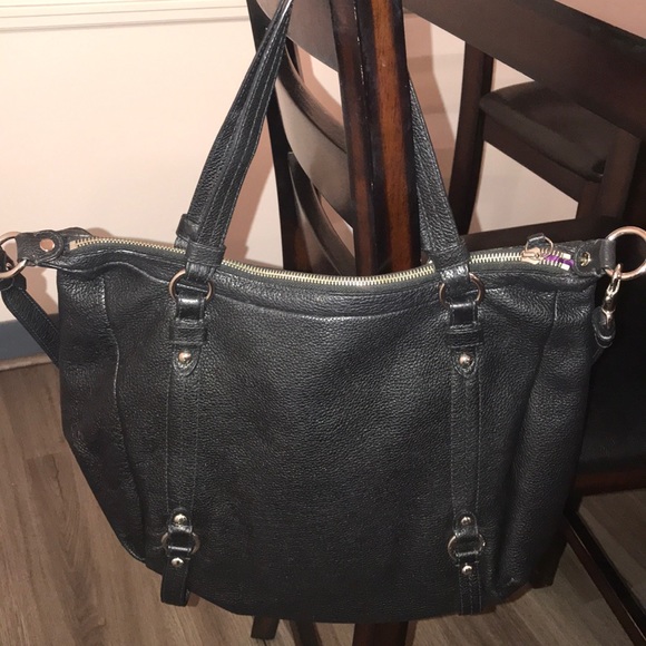 Coach Hobo. SALE 6 HOUR PRICE FIRM - Picture 2 of 5